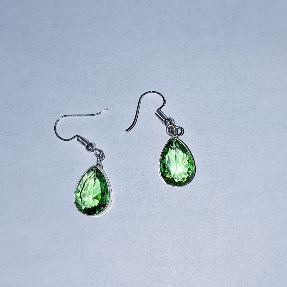 Sterling genuine peridot dangle earrings pear tear